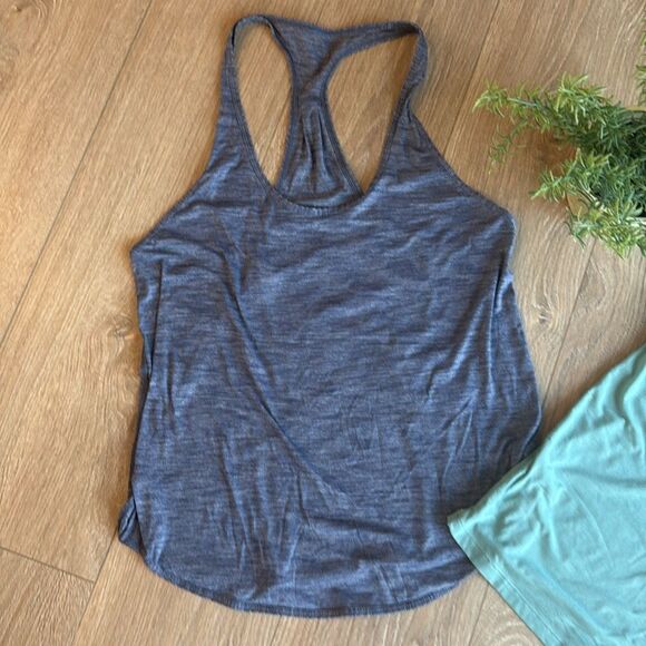 ((2 PIECE)) ALO AND LULULEMON WORKOUT TANK BUNDLE SIZE SMALL - Picture 3 of 7